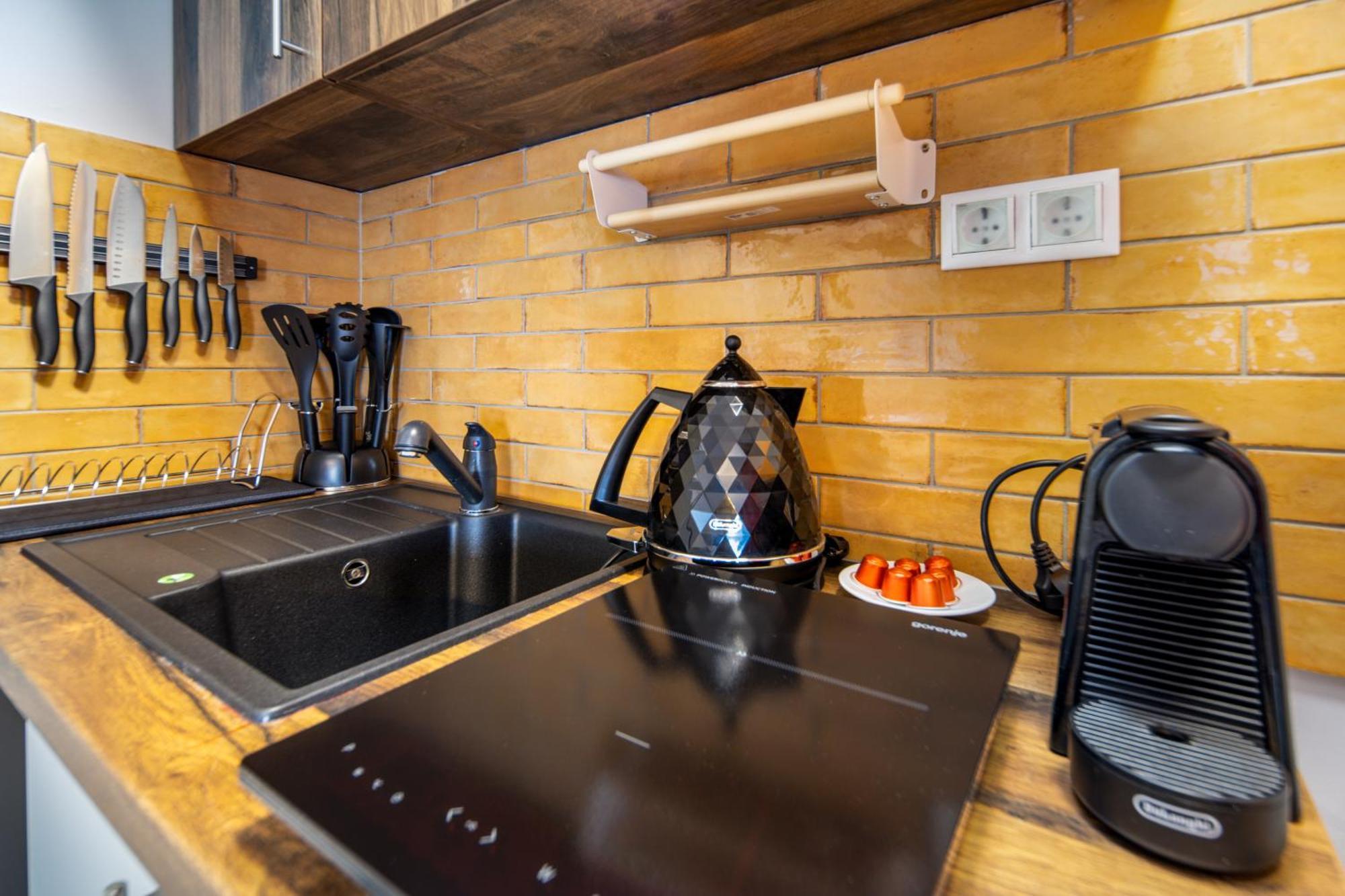 Downtown Apartment House Orange — Photos 1